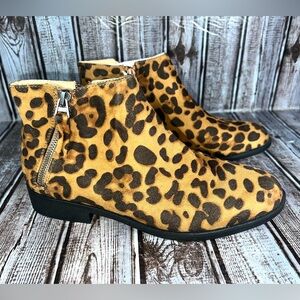 Leopard Print Ankle Booties • Women’s Size 8 • Time and Tru Memory Foam • NWT